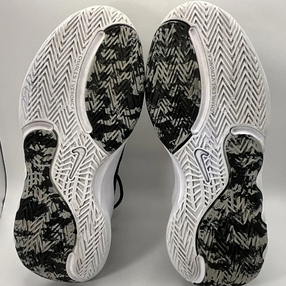 Nike Giannis Immortality‎ 2 Sneakers Black White Blue Boys 6Y